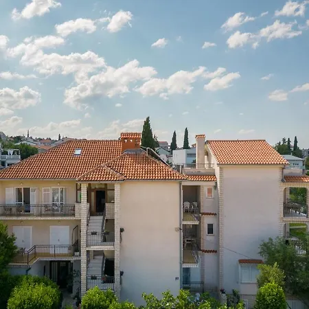 Apartments Lonzor-2